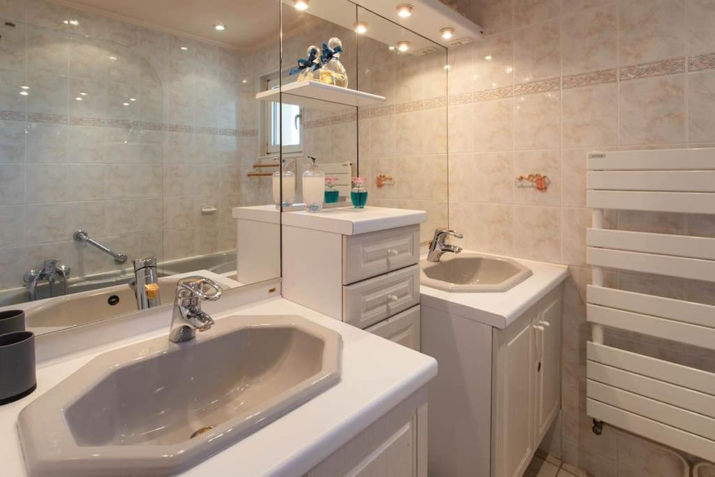 앙티브 A6- 2 Bdr Incredible Sea View - Ac, Garage & Terrace 아파트 외부 사진